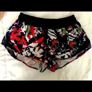 Lulu Lemon Hotty Hot shorts